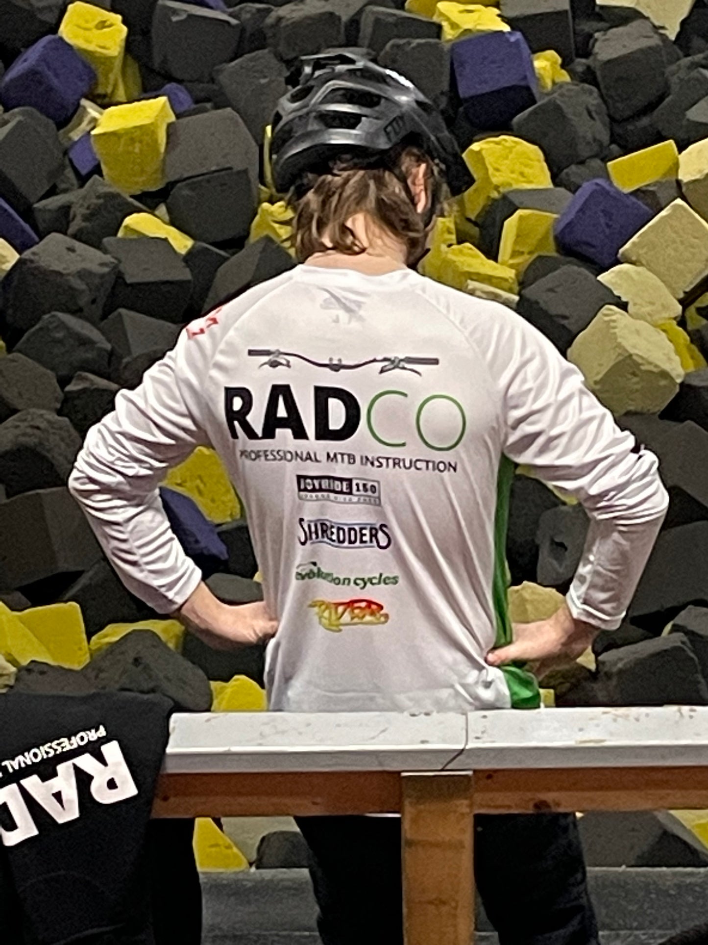 mountain bike lessons foam pit Joyride 150 back